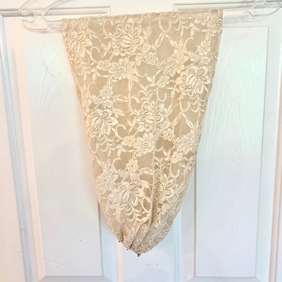 Champagne Lace Dress - Picture 3 of 8